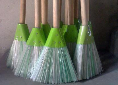 Fábrica de Vassouras, Sacolas e Utilidades com Garrafas Pet Fábrica de Vassouras, Sacolas e Utilidades com Garrafas Pet